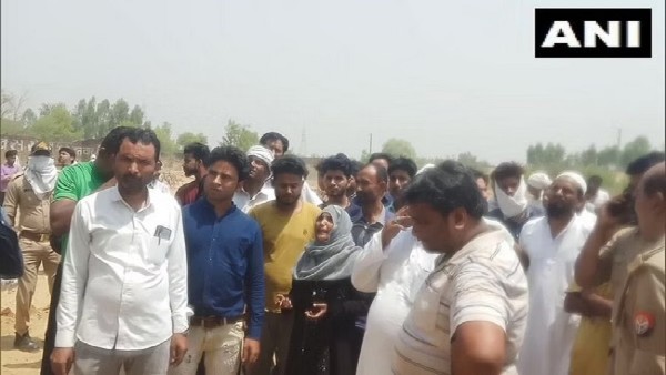 UP: 18-year-old nurse found hanging on first day at work in Unnao, family alleges rape and murder UP: 18-year-old nurse found hanging on first day at work in Unnao, family alleges rape and murder