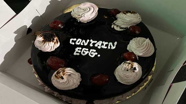 A Nagpur bakery sent a cake with a bizarre icing leaving man speechless: Check the picture A Nagpur bakery sent a cake with a bizarre icing leaving man speechless: Check the picture