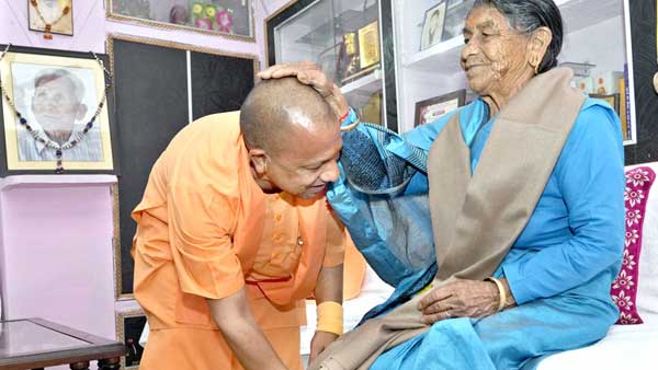 On meeting mother for first time since becoming CM, Yogi has this to say: See pics On meeting mother for first time since becoming CM, Yogi has this to say: See pics