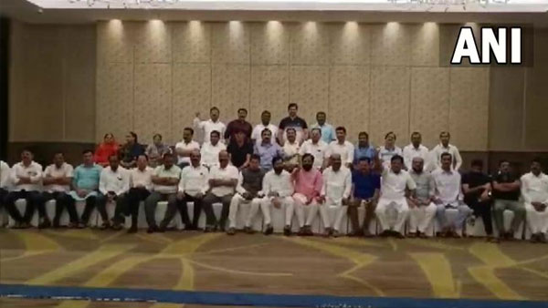 42 rebel MLAs from Maharashtra - 35 from Shiv Sena and 7 Independent MLAs - seen together at Radisson Blu Hotel in Guwahati. 42 rebel MLAs from Maharashtra - 35 from Shiv Sena and 7 Independent MLAs - seen together at Radisson Blu Hotel in Guwahati.