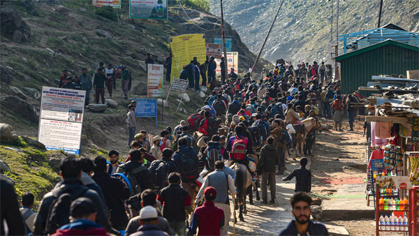 Pilgrims on the way to Amarnath cave shrine. Pilgrims on the way to Amarnath cave shrine.