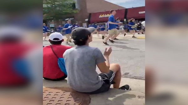 Police respond to shooting at July 4 parade in Chicago area Police respond to shooting at July 4 parade in Chicago area