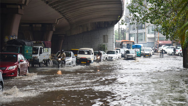 Delhi weather update: Light rain likely in city, predicts IMD Delhi weather update: Light rain likely in city, predicts IMD