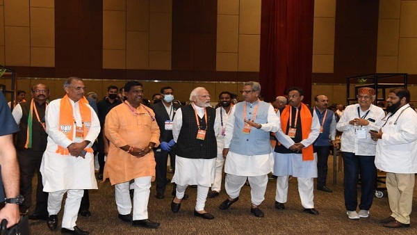 PM, BJP stalwarts get to taste signature Tgana dishes PM, BJP stalwarts get to taste signature Tgana dishes
