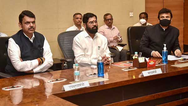 Maha cabinet expansion likely to take place at 11 am tomorrow Maha cabinet expansion likely to take place at 11 am tomorrow