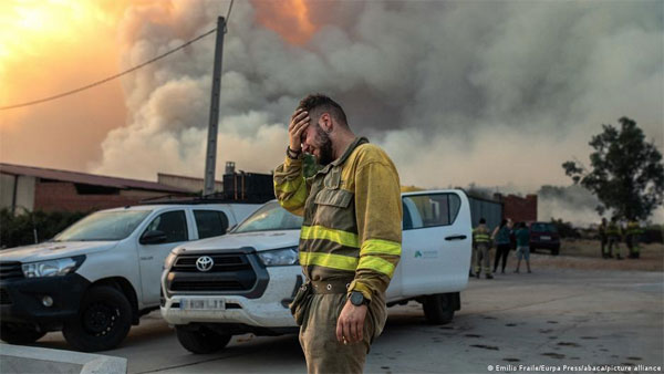 1,500 evacuated from fires in Spain near Zaragoza 1,500 evacuated from fires in Spain near Zaragoza