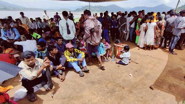 More than 500 Maoist supporters surrender before Police in Malkangiri district More than 500 Maoist supporters surrender before Police in Malkangiri district
