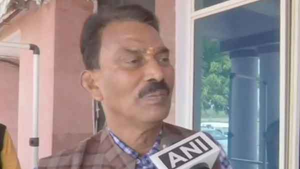 MP: Minister, family escape unhurt after car-truck collision MP: Minister, family escape unhurt after car-truck collision