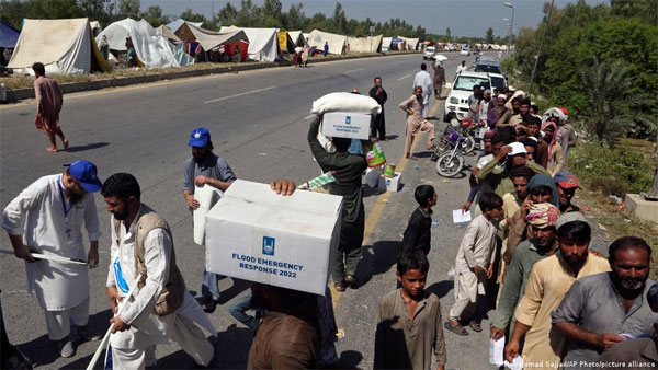 Pakistan: Food prices soar amid floods Pakistan: Food prices soar amid floods