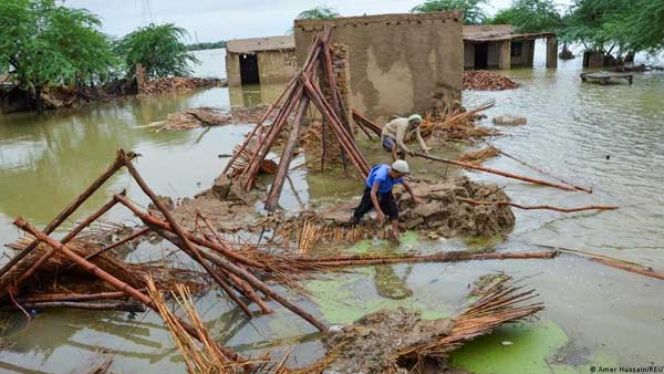 Pakistan: IMF to provide $1.1 billion after floods Pakistan: IMF to provide $1.1 billion after floods