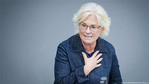 Germany must accept leading military role: Defense minister Germany must accept leading military role: Defense minister
