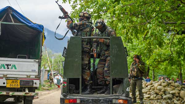 J&K: Two encounters break out at Shopian, Baramulla J&K: Two encounters break out at Shopian, Baramulla