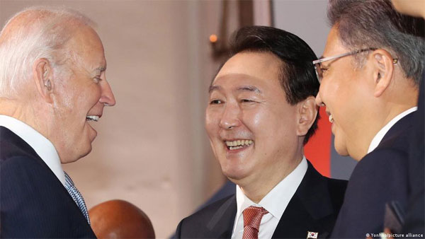 South Koreas president denies hot mic gaffe South Koreas president denies hot mic gaffe