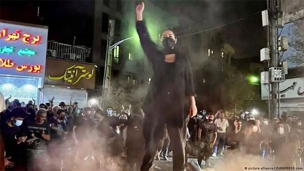 Iran: Nine foreign nationals arrested as protests continue Iran: Nine foreign nationals arrested as protests continue
