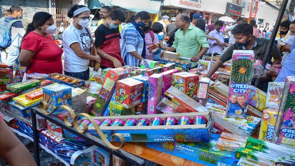 Diwali 2022: Mumbai Police warns against sale firecrackers without permission Diwali 2022: Mumbai Police warns against sale firecrackers without permission
