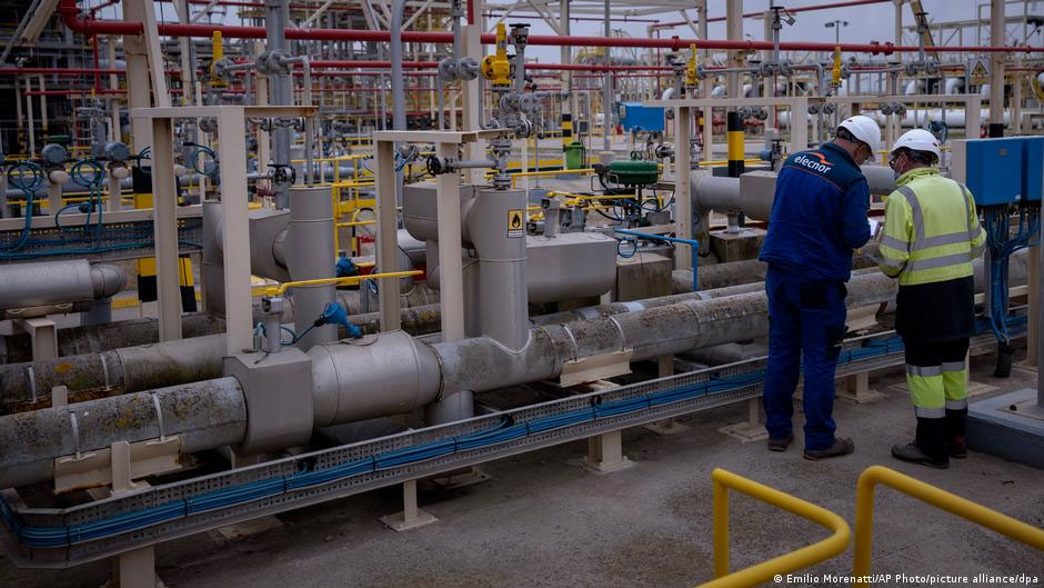 LNG tankers stuck amid gas crunch LNG tankers stuck amid gas crunch
