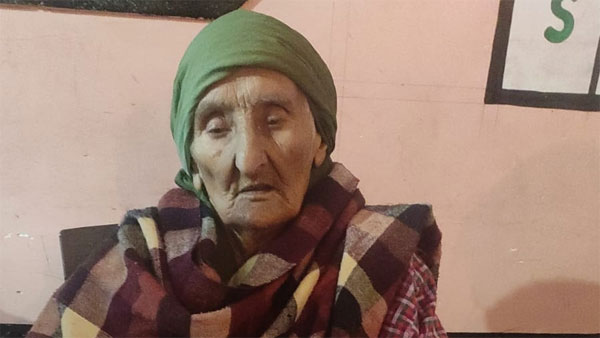 105-year-old woman Naro Devi casts her vote 105-year-old woman Naro Devi casts her vote
