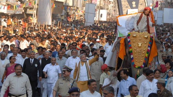 CM Modi organized the Samvidhan Gaurav Yatra in 2010 CM Modi organized the Samvidhan Gaurav Yatra in 2010