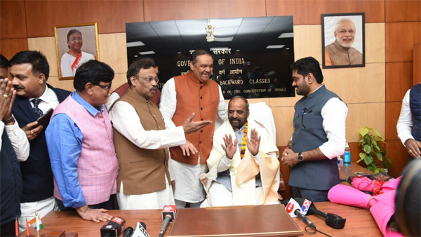 Hansraj Ahir takes over as chairperson of National Commission of Backward Classes Hansraj Ahir takes over as chairperson of National Commission of Backward Classes
