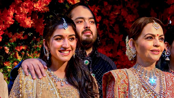 Celebrity galore at Ambani-Radhika Merchant's engagement - INSIDE PICS -  Oneindia News