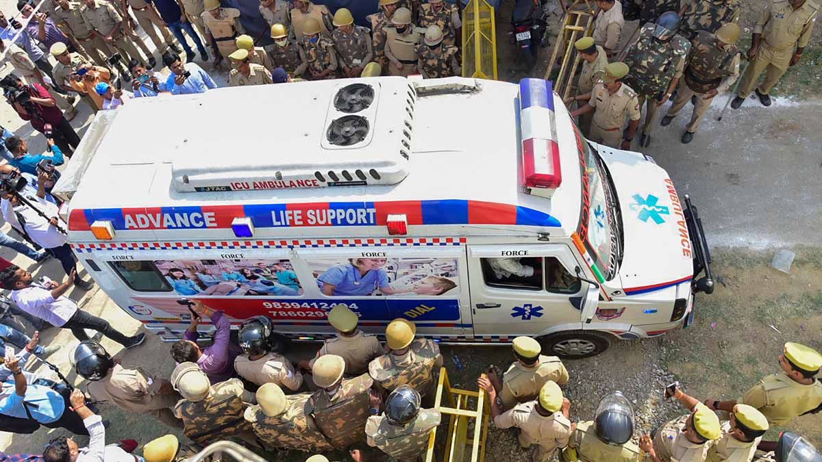 अतीक अहमद के बेटे असद और शूटर गुलाम सुपुर्द-ए-खाक, नसीब नहीं हु...- Atiq Ahmed's son Asad and shooter Ghulam Sapurd-e-Khak, not lucky enough...