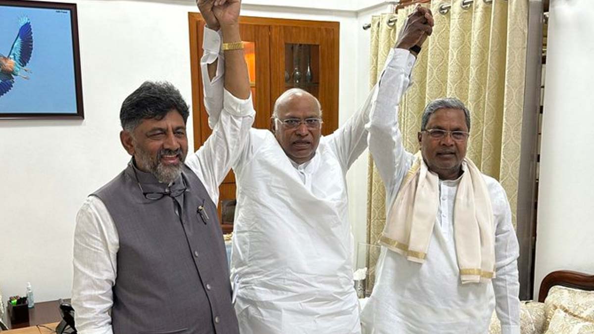 Congress President Mallikarjun Kharge with senior party leaders Siddaramaiah and DK Shivakumar during a meeting, in New Delhi