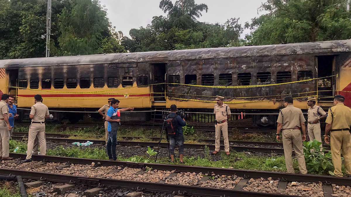 Another Kerala Train Fire Man From Kolkata Nabbed Oneindia News