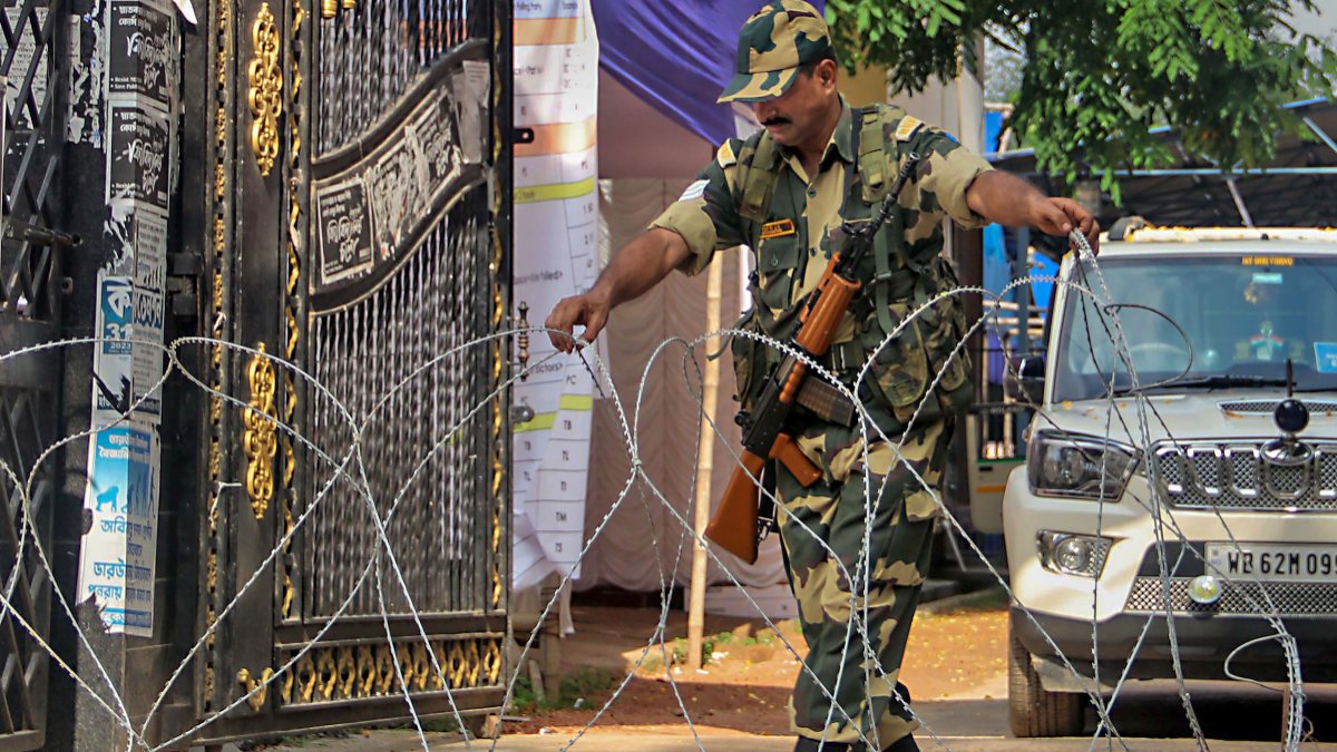 West Bengal Panchayat Elections: Repolling Begins in 696 Booths Across 19  Districts - Oneindia News