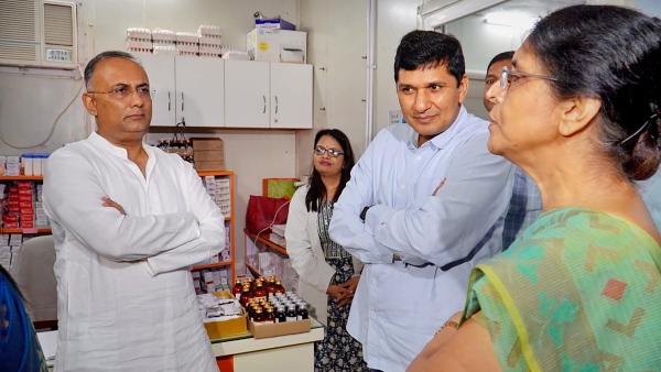 Ktaka Health Mnister First Praises Delhis Mohalla Clinic Initiative, Then Calls It Over-Hyped Ktaka Health Mnister First Praises Delhis Mohalla Clinic Initiative, Then Calls It Over-Hyped