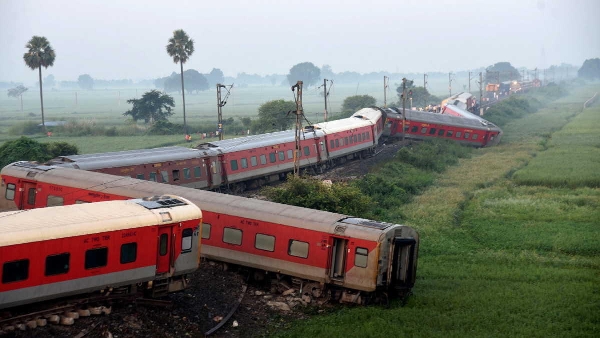 Buxar Train Accident Here Are The Helpline Numbers Oneindia News