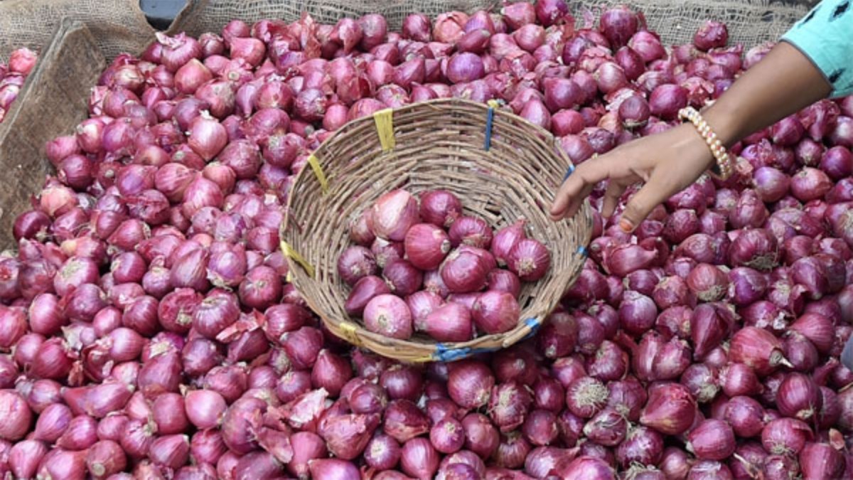 Onion Prices At Rs 8090 a kg in Bengaluru Farmers Upset As Earnings