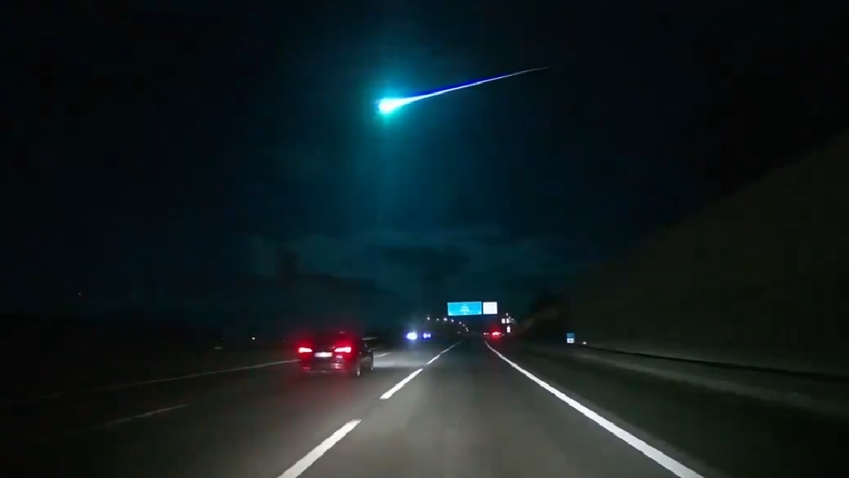 Stargazers: Prepare For A Once In A Lifetime Meteor Shower Event! - eiec7bm