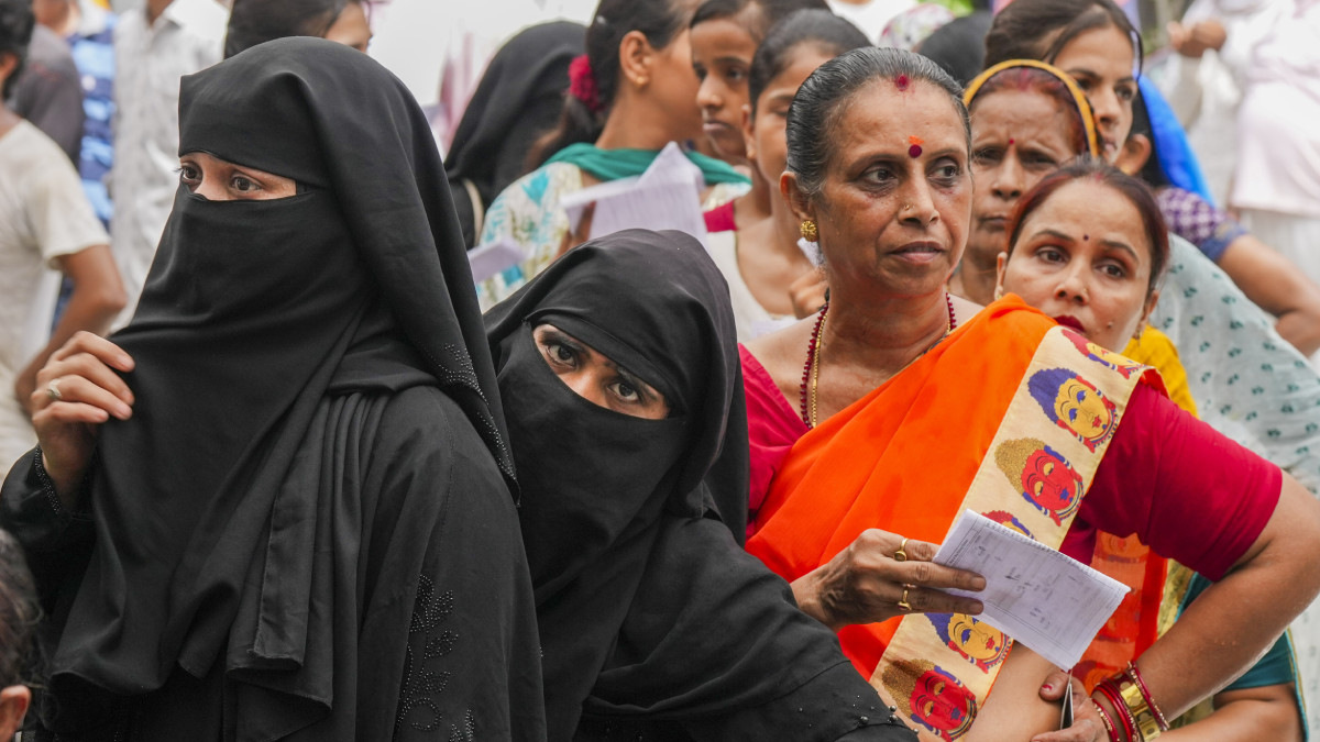 Lok Sabha Election 2024 Voting Phase 7 LIVE: 40.09% voter turnout recorded till 1 pm - Oneindia News