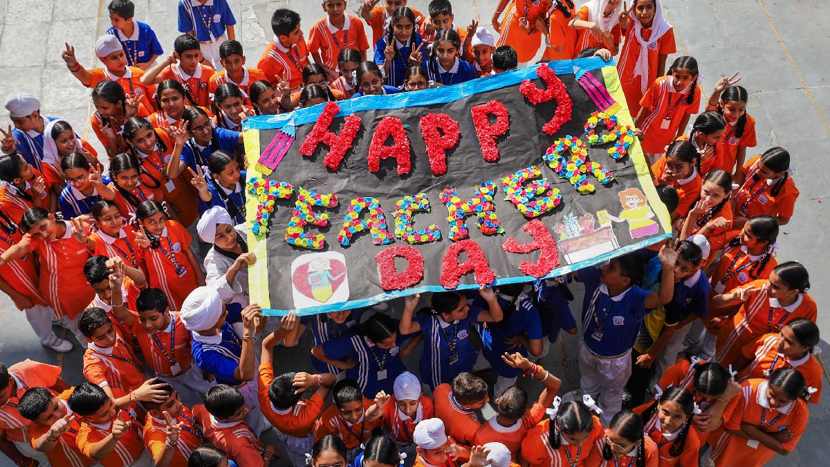 Teachers' Day 2024 Powerful Quotes To Thank the Guiding Lights Of Our