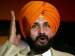 Navjot Singh Sidhu 'violates' model code by entering polling premises in cars