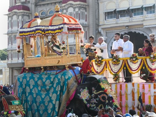 Karnataka Chief Minister B S Yeddiyurappa Offers Prayers To Mark The Beginning Of Dussehra Processio