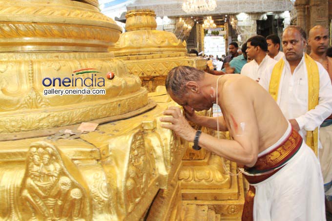 AP Governor ESL Narasimhan Offers Prayers At Sri Pat AP Governor ESL Narasimhan Offers Prayers At Sri Pat