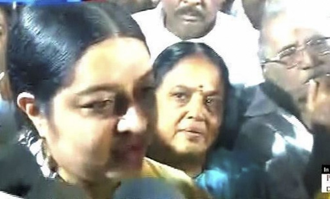 O Panneerselvam And Deepa Jayakumar Press Meet In Chennai O Panneerselvam And Deepa Jayakumar Press Meet In Chennai