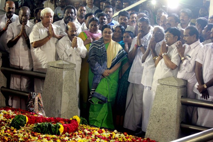 O Panneerselvam And Deepa Jayakumar Press Meet In Chennai O Panneerselvam And Deepa Jayakumar Press Meet In Chennai