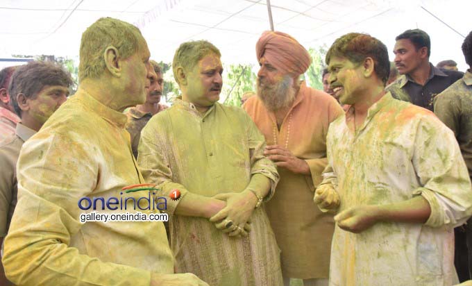 PHOTOS : Holi Celebrations Held At Rajbhavan PHOTOS : Holi Celebrations Held At Rajbhavan