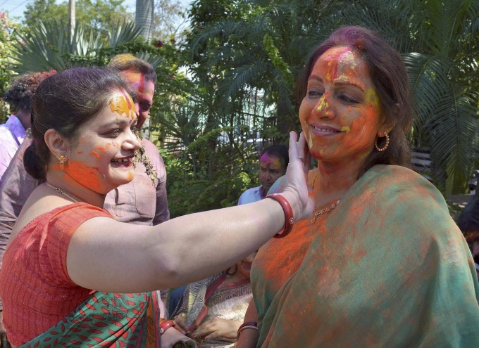 Holi Celebrations Across India 2017 Holi Celebrations Across India 2017
