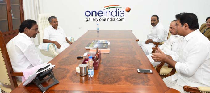 Telangana CM KCR Hosts Lunch To Kerala CM Pinarayi Vijayan Telangana CM KCR Hosts Lunch To Kerala CM Pinarayi Vijayan