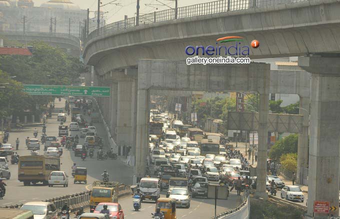Youths Protest At Chennai Kathipara Flyover Youths Protest At Chennai Kathipara Flyover