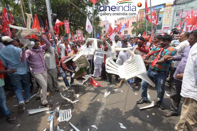 Photo Gallery: Capture Dharna Chowk Protest In Hyderabad Photo Gallery: Capture Dharna Chowk Protest In Hyderabad