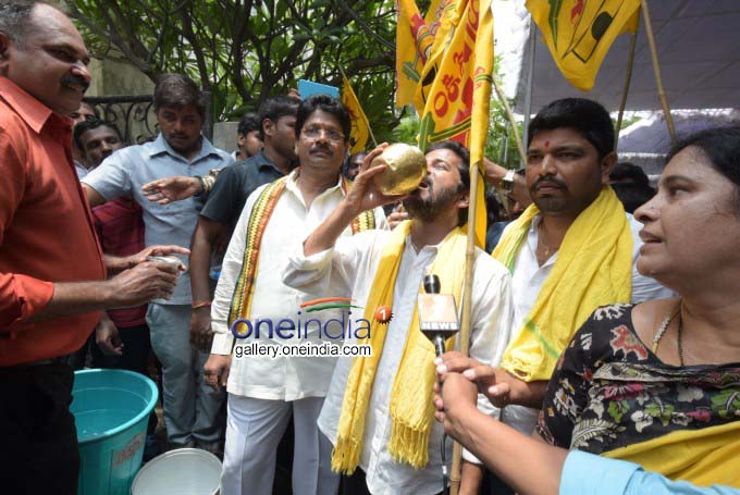 Photo Gallery: Capture Dharna Chowk Protest In Hyderabad Photo Gallery: Capture Dharna Chowk Protest In Hyderabad