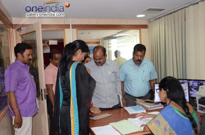 Raids Continue At Sub-Registrar TV Ramesh Chander Reddy Residence Raids Continue At Sub-Registrar TV Ramesh Chander Reddy Residence