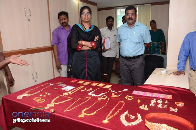 Raids Continue At Sub-Registrar TV Ramesh Chander Reddy Residence Raids Continue At Sub-Registrar TV Ramesh Chander Reddy Residence