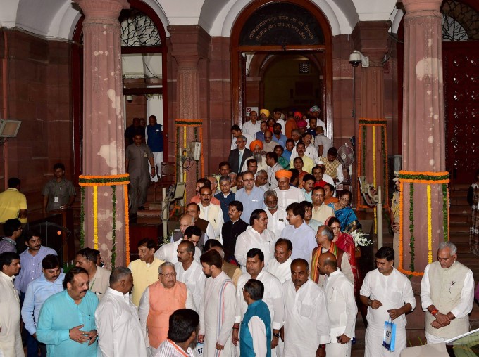 President Pranab Mukherjee And PM Narendra Modi Launches GST President Pranab Mukherjee And PM Narendra Modi Launches GST