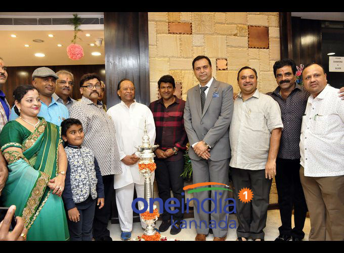 Actor Puneeth Inaugurated Navarthan Jewellers Rajajinagar Actor Puneeth Inaugurated Navarthan Jewellers Rajajinagar