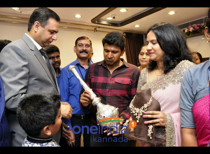 Actor Puneeth Inaugurated Navarthan Jewellers Rajajinagar Actor Puneeth Inaugurated Navarthan Jewellers Rajajinagar